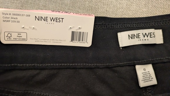 Nine West Heidi Pull-On Crop NWT Black Pants Slacks Jeans, Size 6 Yoga, Stretchy - Picture 7 of 8